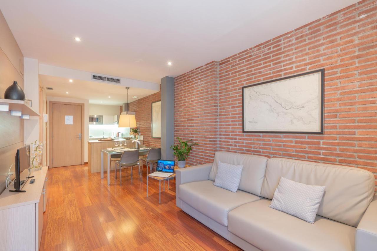 Serennia Cest Apartamentos Arc De Triomf Barcelona Kültér fotó