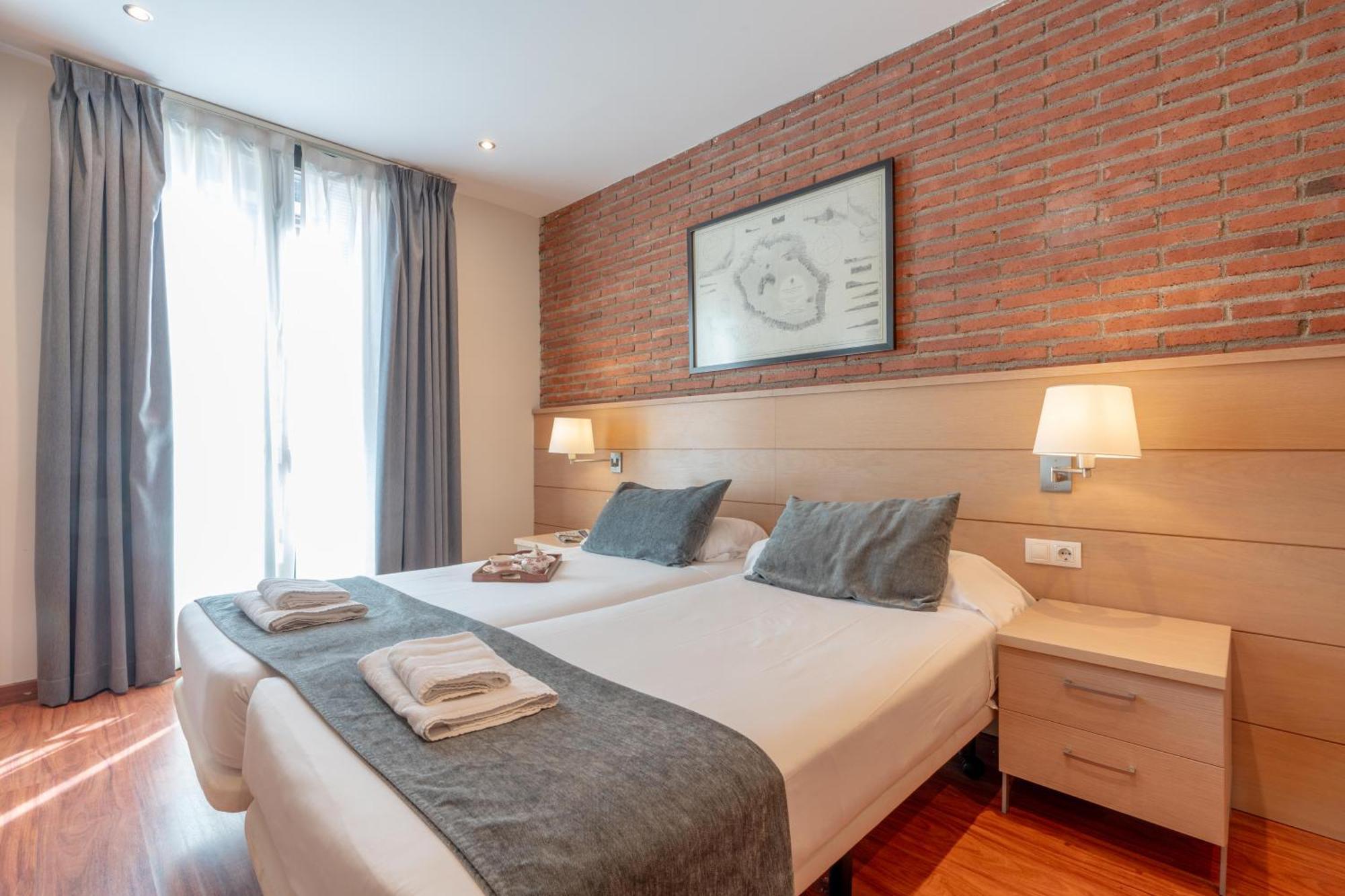 Serennia Cest Apartamentos Arc De Triomf Barcelona Kültér fotó