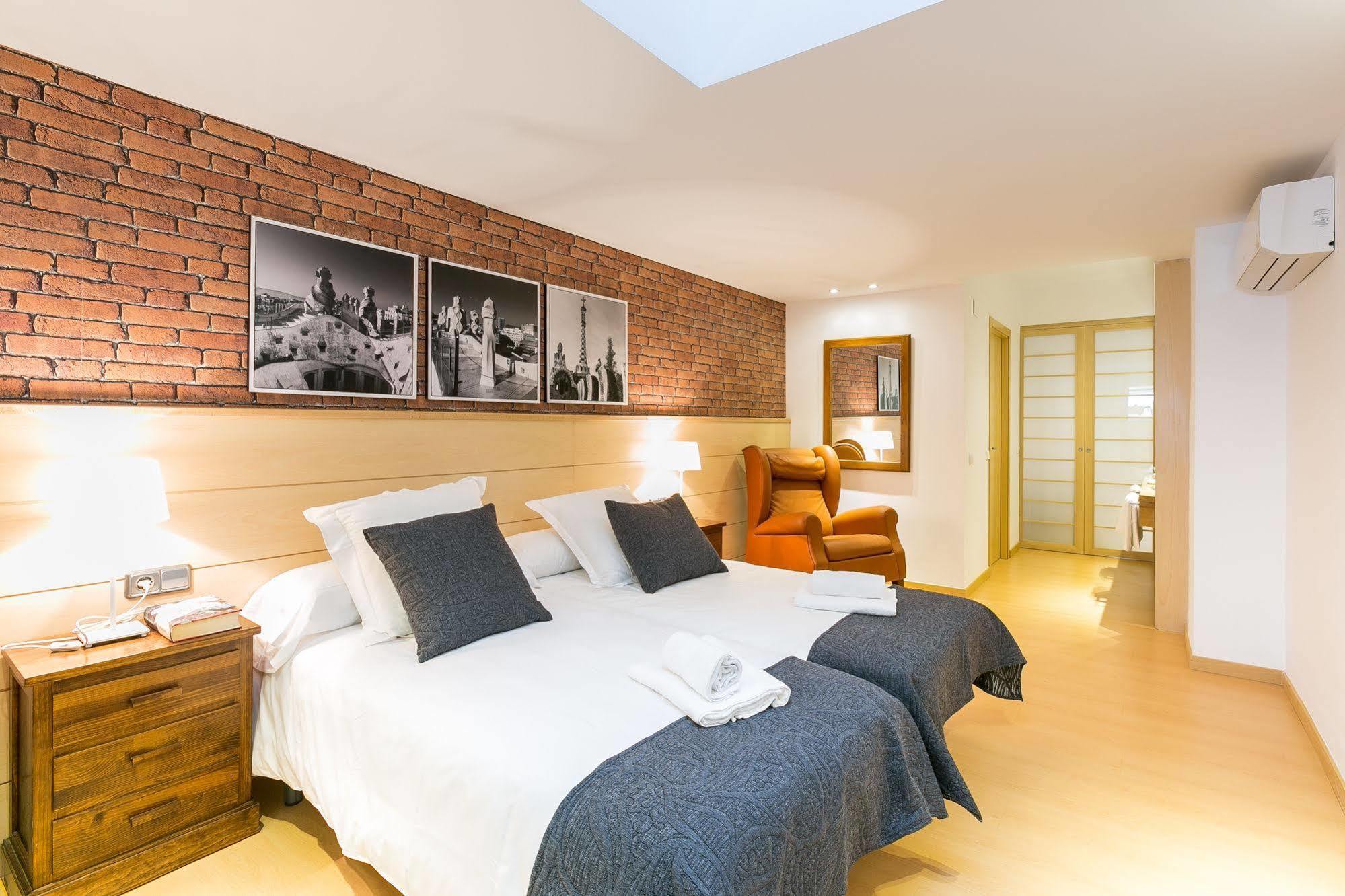 Serennia Cest Apartamentos Arc De Triomf Barcelona Kültér fotó