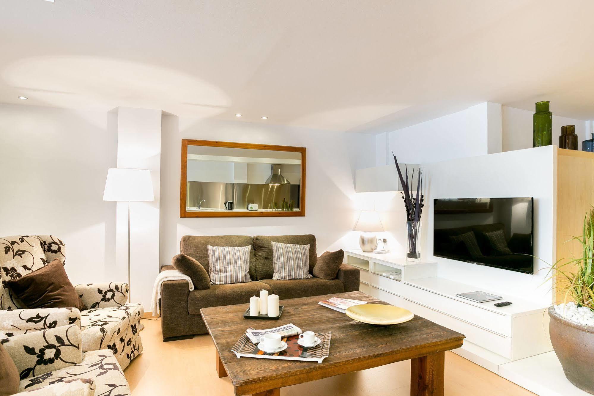 Serennia Cest Apartamentos Arc De Triomf Barcelona Kültér fotó