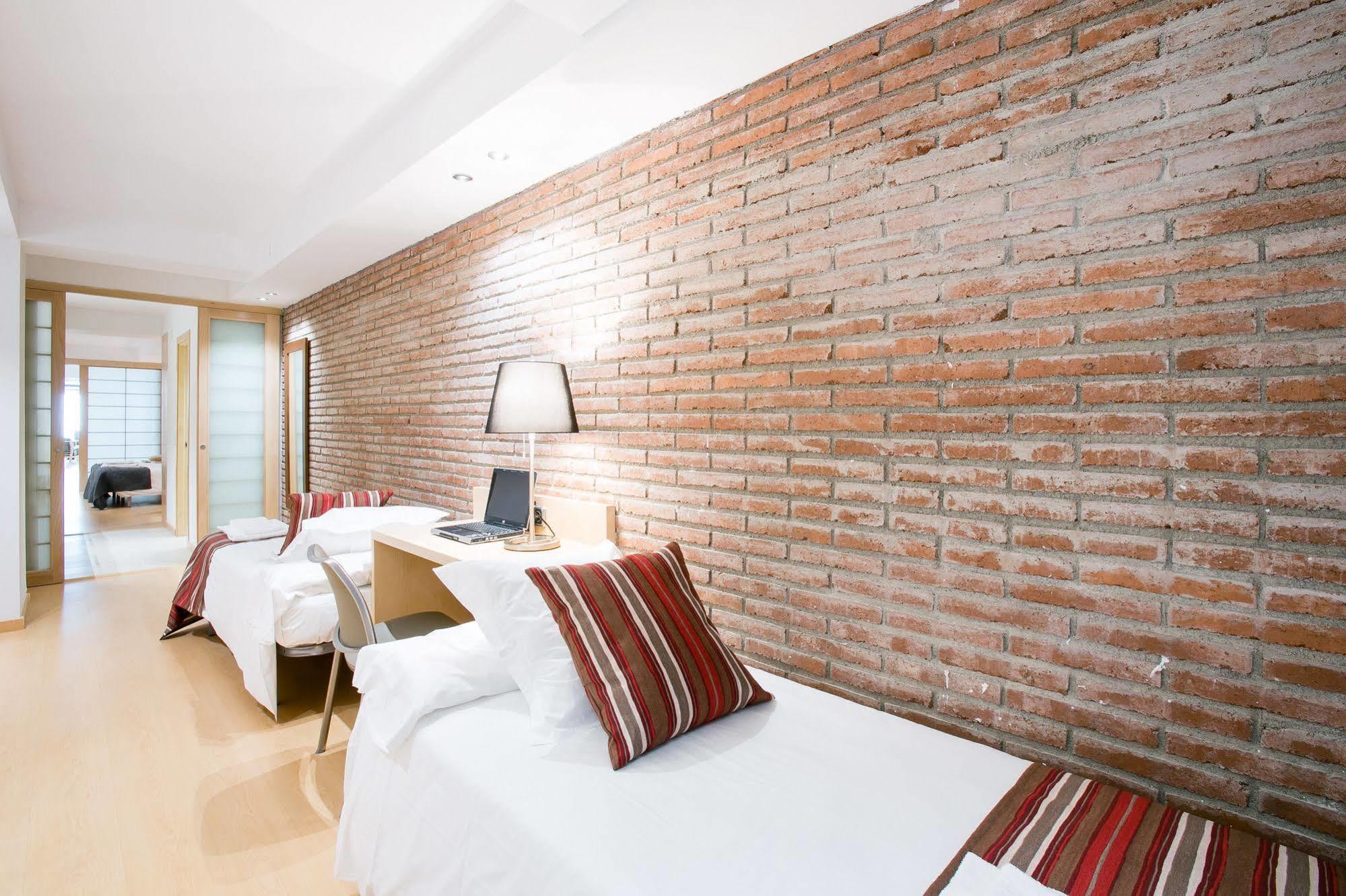 Serennia Cest Apartamentos Arc De Triomf Barcelona Kültér fotó