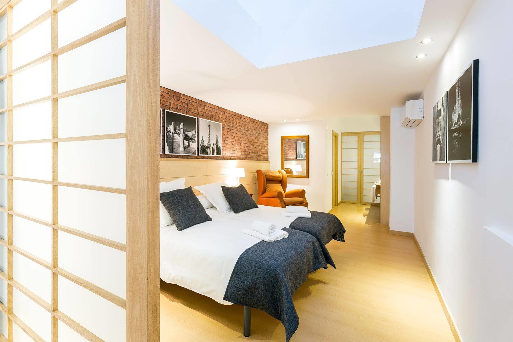 Serennia Cest Apartamentos Arc De Triomf Barcelona Kültér fotó