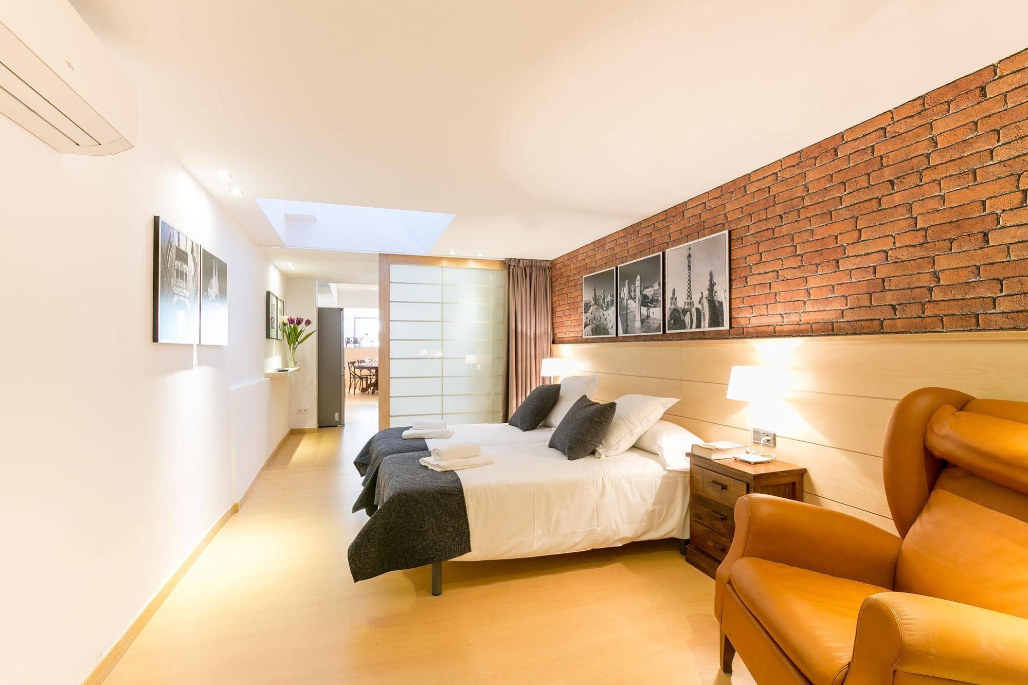 Serennia Cest Apartamentos Arc De Triomf Barcelona Kültér fotó