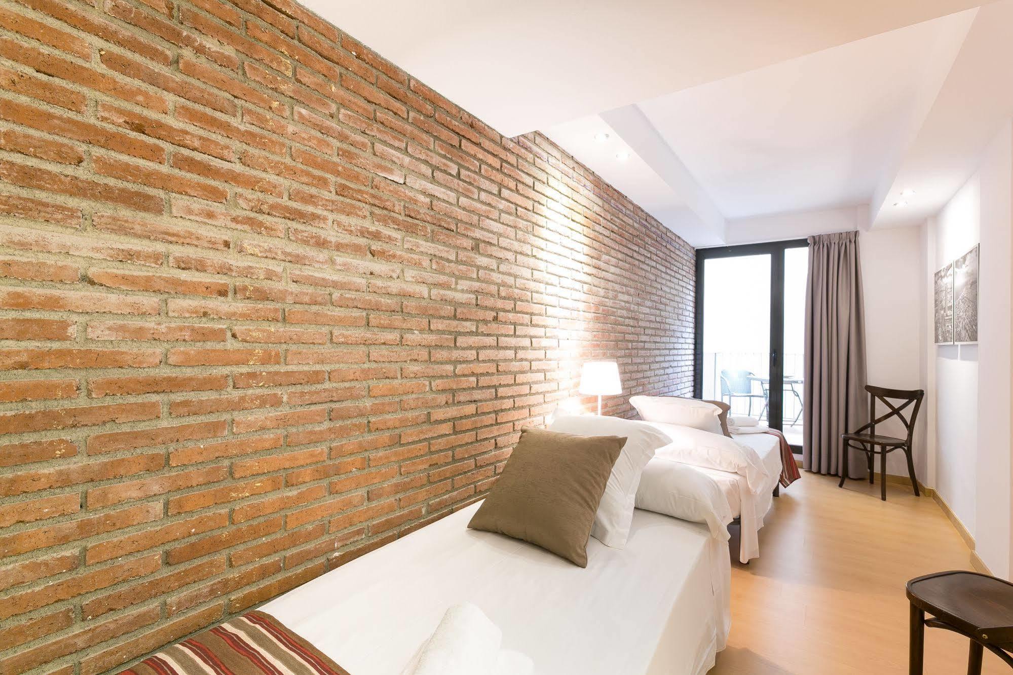 Serennia Cest Apartamentos Arc De Triomf Barcelona Kültér fotó