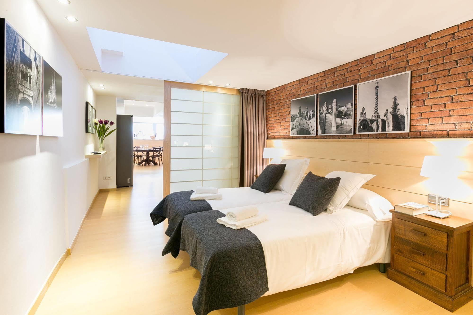 Serennia Cest Apartamentos Arc De Triomf Barcelona Kültér fotó
