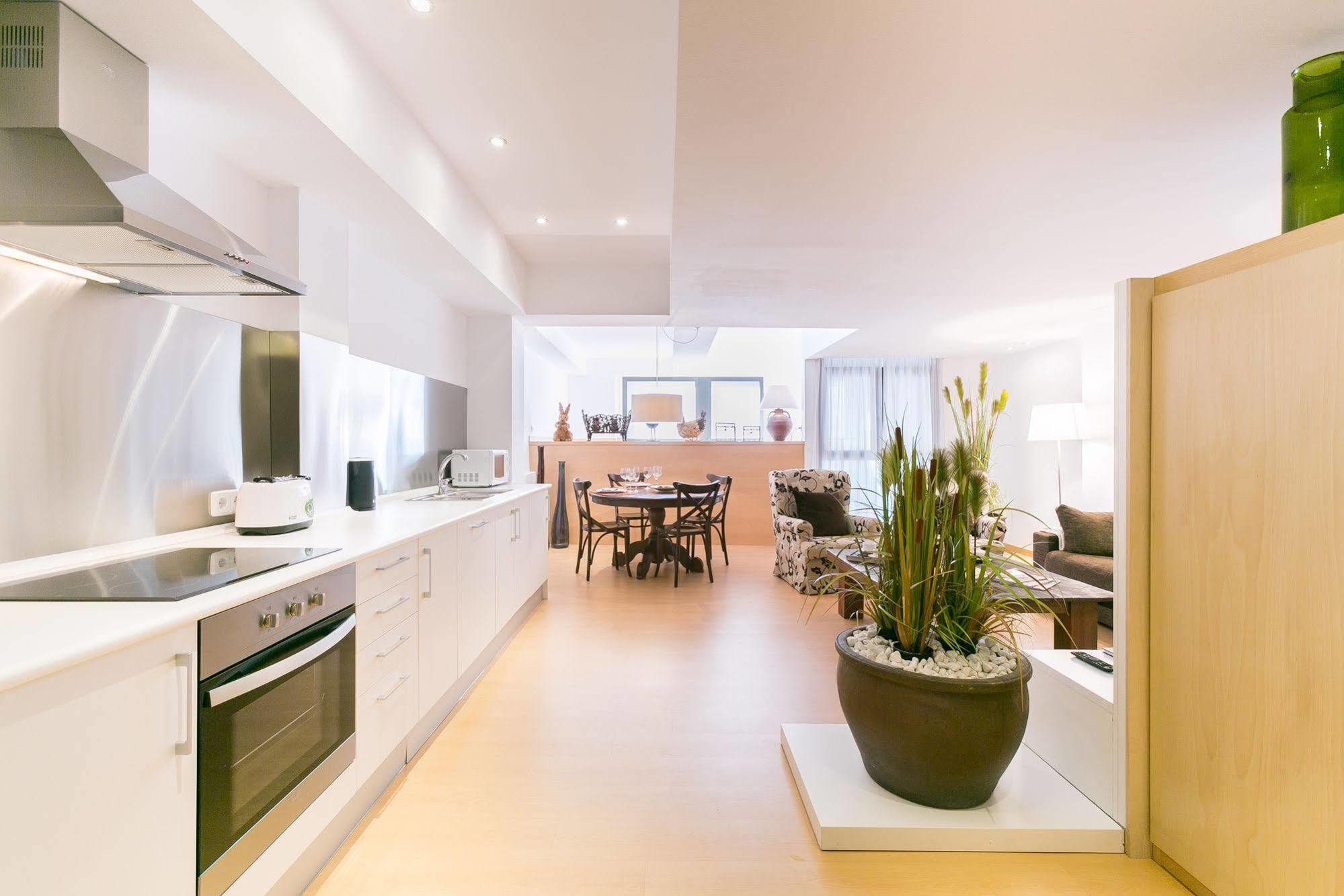 Serennia Cest Apartamentos Arc De Triomf Barcelona Kültér fotó